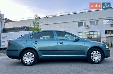 Лифтбек Skoda Octavia 2005 в 