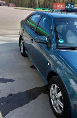 Ліфтбек Skoda Octavia 2003 в 