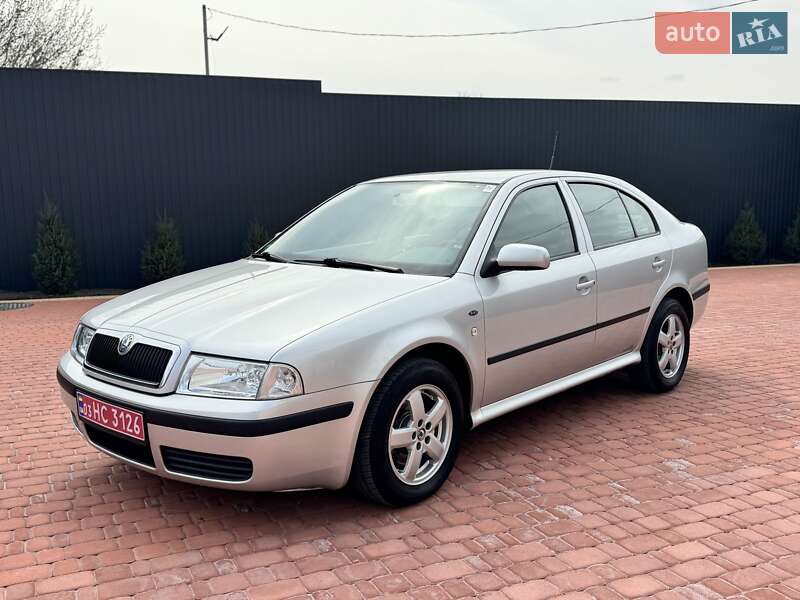 Лифтбек Skoda Octavia 2003 в 