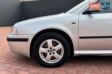 Лифтбек Skoda Octavia 2003 в 