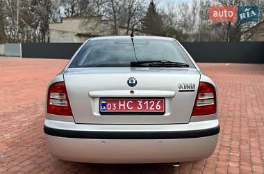 Лифтбек Skoda Octavia 2003 в 
