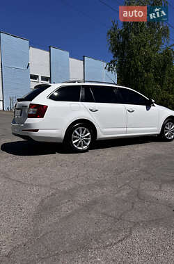 Универсал Skoda Octavia 2015 в 
