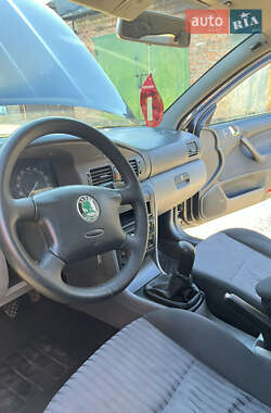 Лифтбек Skoda Octavia 2002 в 