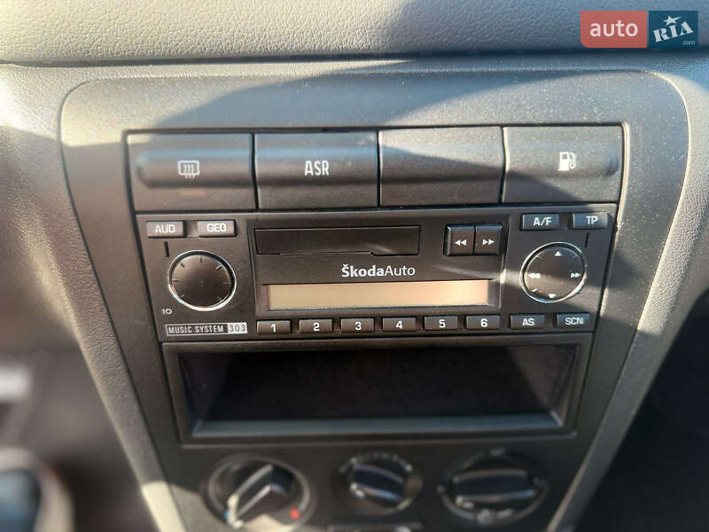 Універсал Skoda Octavia 2001 в Житомирі