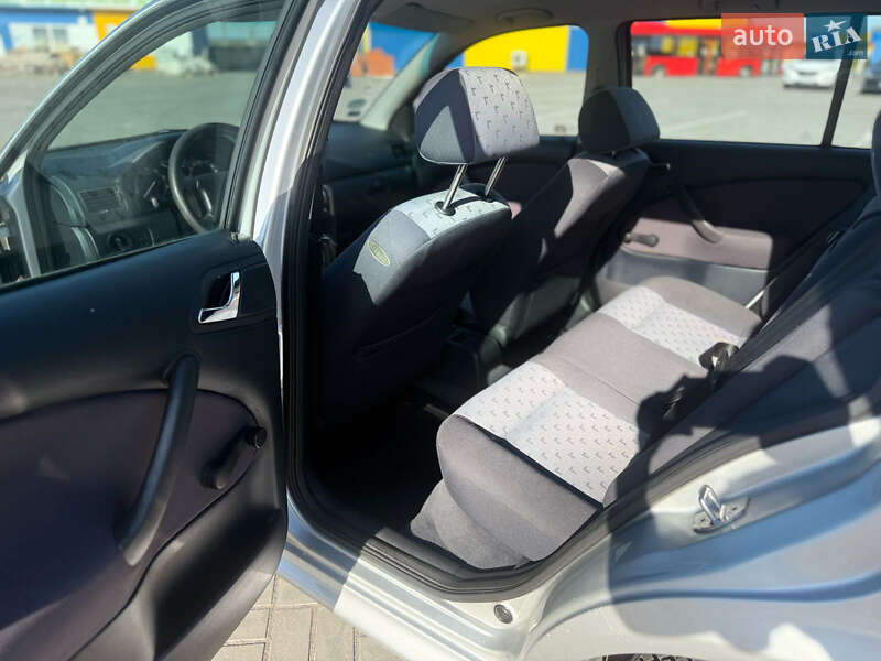 Універсал Skoda Octavia 2001 в Житомирі