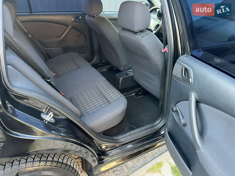 Універсал Skoda Octavia 2008 в Звягелі