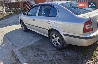 Лифтбек Skoda Octavia 2004 в 
