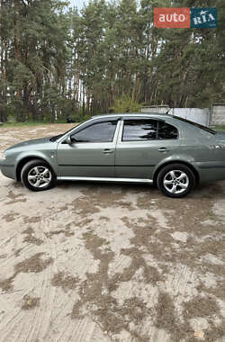 Лифтбек Skoda Octavia 2002 в 