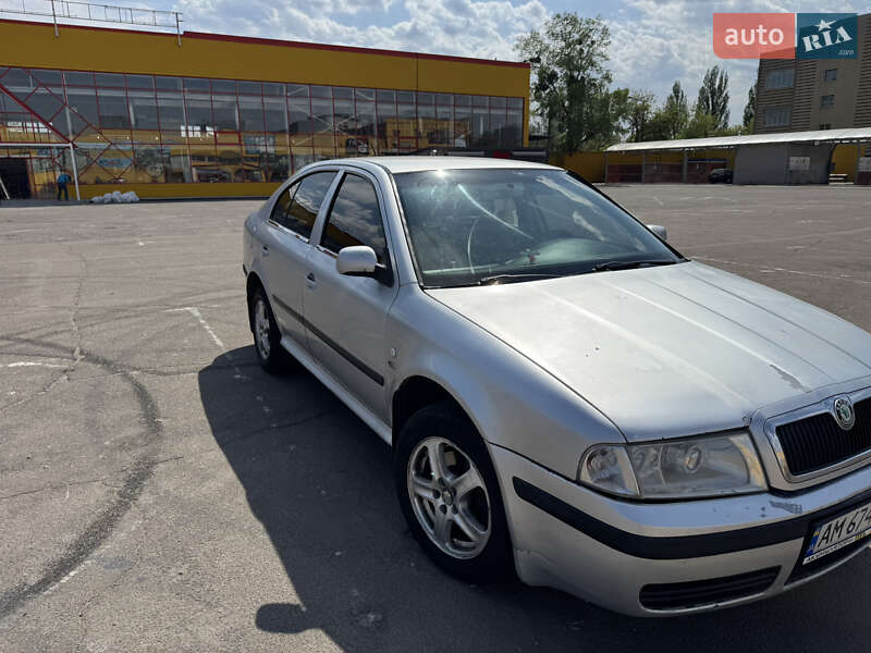 Лифтбек Skoda Octavia 2002 в Житомире