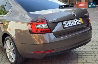 Ліфтбек Skoda Octavia 2019 в 