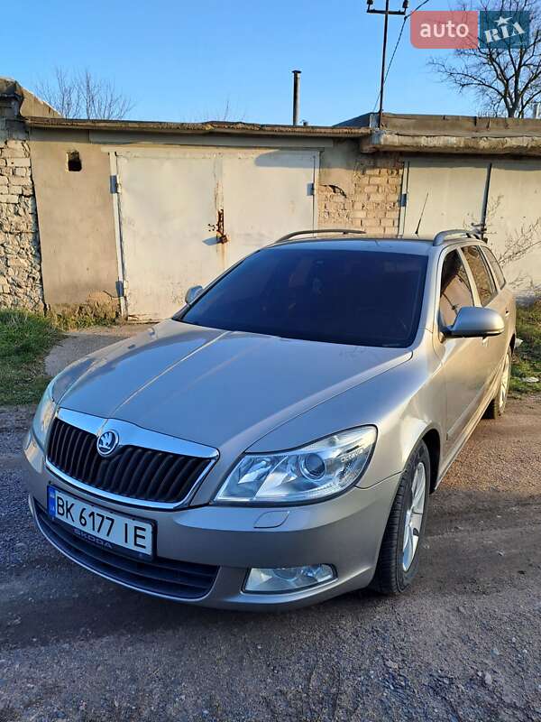 Универсал Skoda Octavia 2009 в Днепре