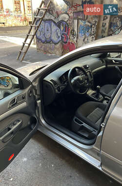 Лифтбек Skoda Octavia 2012 в 