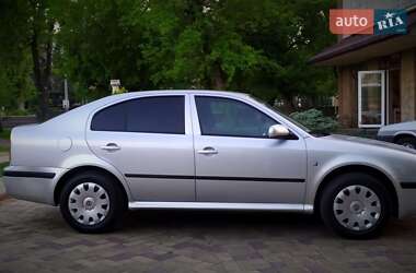 Лифтбек Skoda Octavia 2009 в 