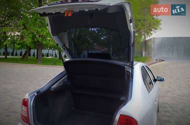 Лифтбек Skoda Octavia 2009 в 