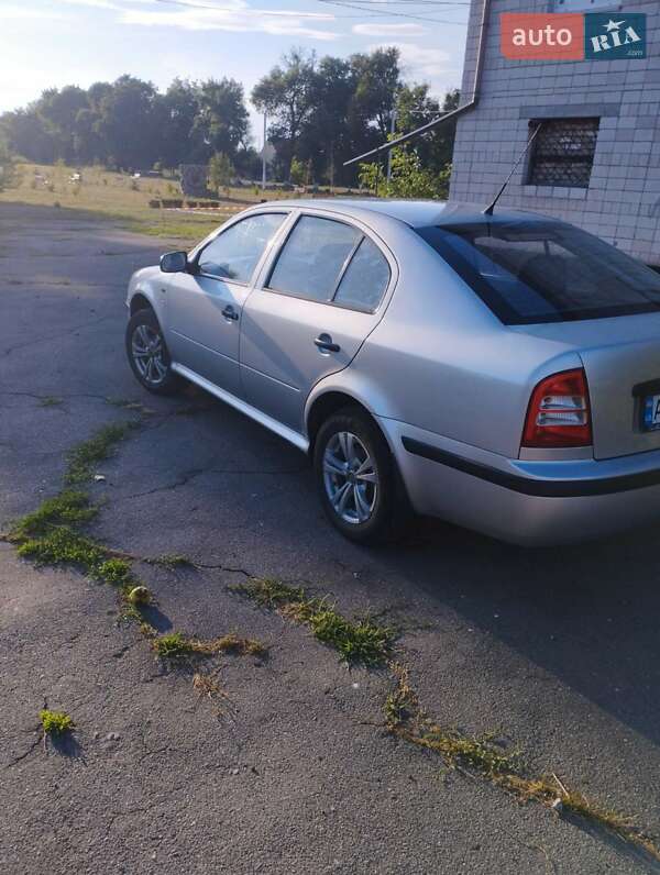 Лифтбек Skoda Octavia 2004 в Березане