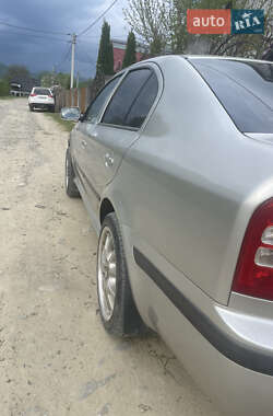 Лифтбек Skoda Octavia 2003 в 