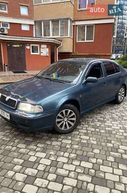 Ліфтбек Skoda Octavia 1998 в 