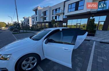 Ліфтбек Skoda Octavia 2017 в  фото 6 Ліфтбек Skoda Octavia 2017 в
