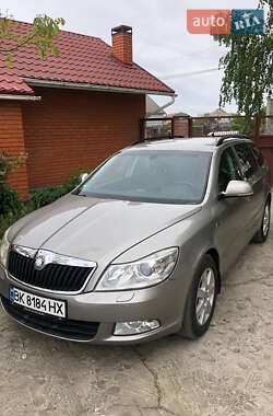 Универсал Skoda Octavia 2008 в Вараше