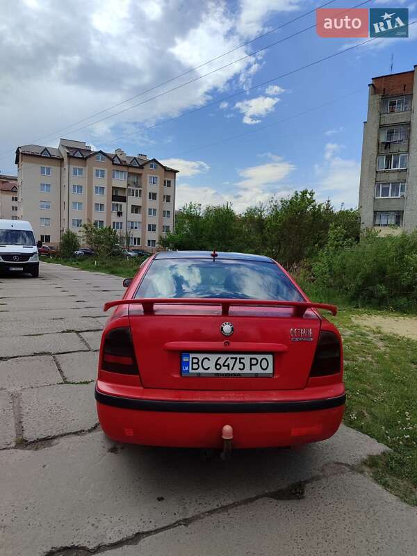 Универсал Skoda Octavia 2000 в Жовкве