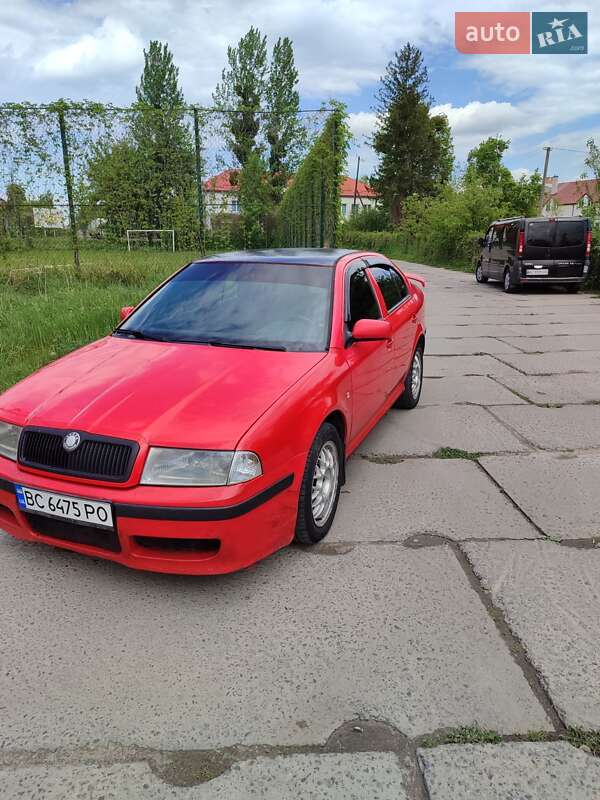 Универсал Skoda Octavia 2000 в Жовкве