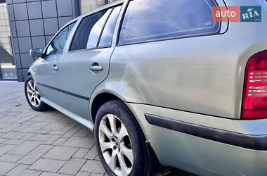 Универсал Skoda Octavia 2001 в 