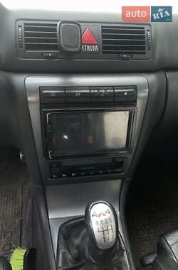 Лифтбек Skoda Octavia 2002 в 