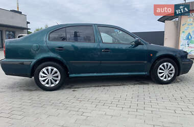 Лифтбек Skoda Octavia 1999 в 