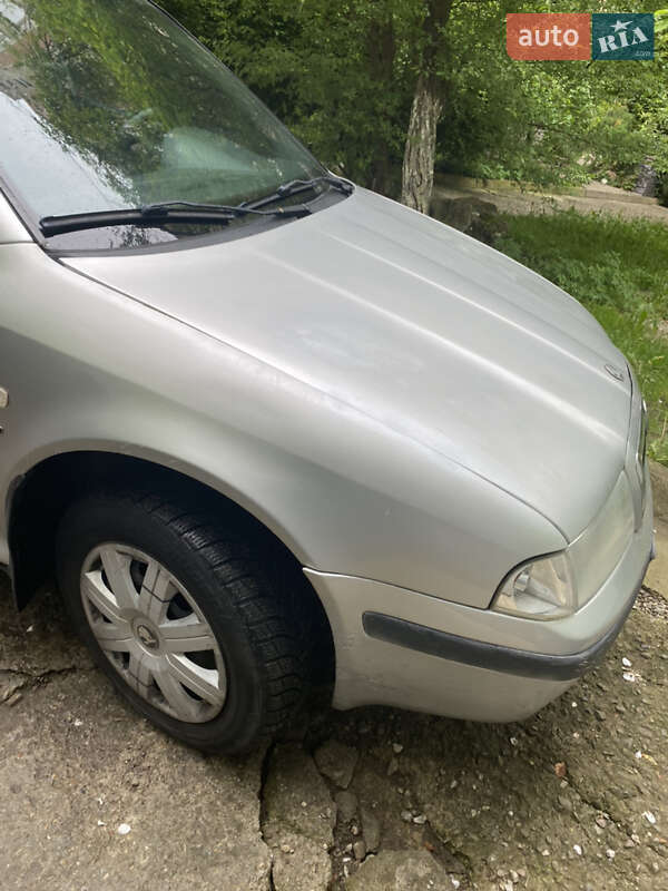 Ліфтбек Skoda Octavia 2002 в Івано-Франківську
