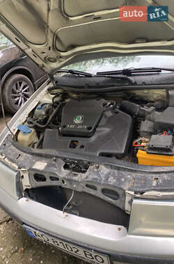 Лифтбек Skoda Octavia 2002 в 