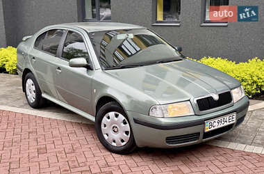 Лифтбек Skoda Octavia 2002 в 