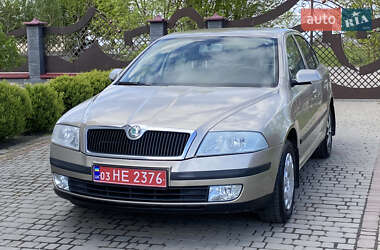 Ліфтбек Skoda Octavia 2004 в 