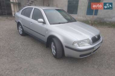 Лифтбек Skoda Octavia 2001 в 