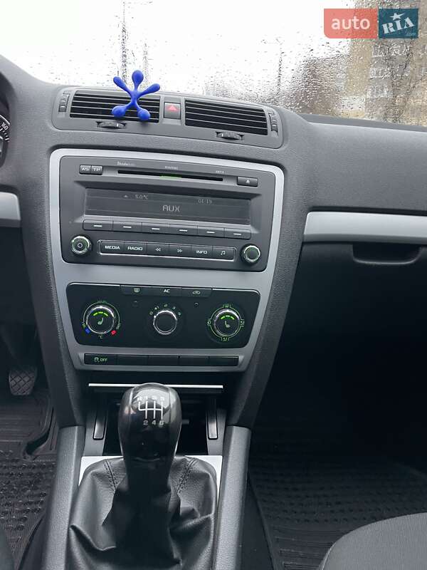 Ліфтбек Skoda Octavia 2010 в Дніпрі