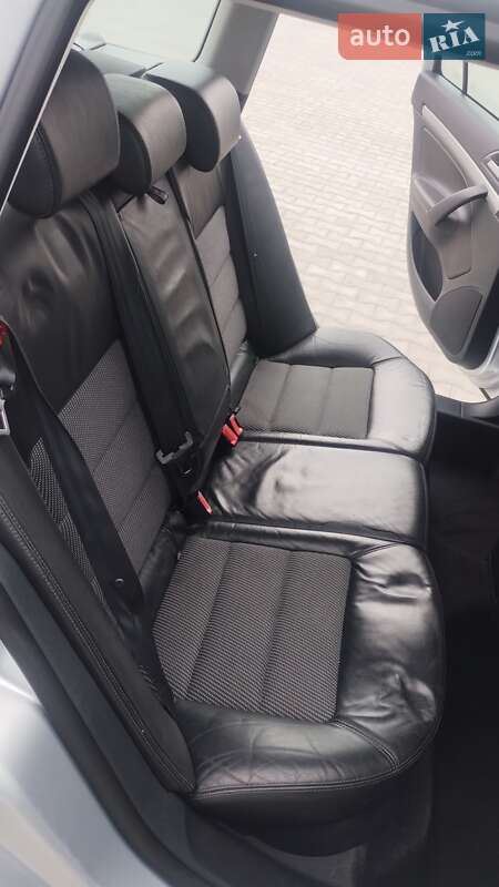 Універсал Skoda Octavia 2011 в Левкові