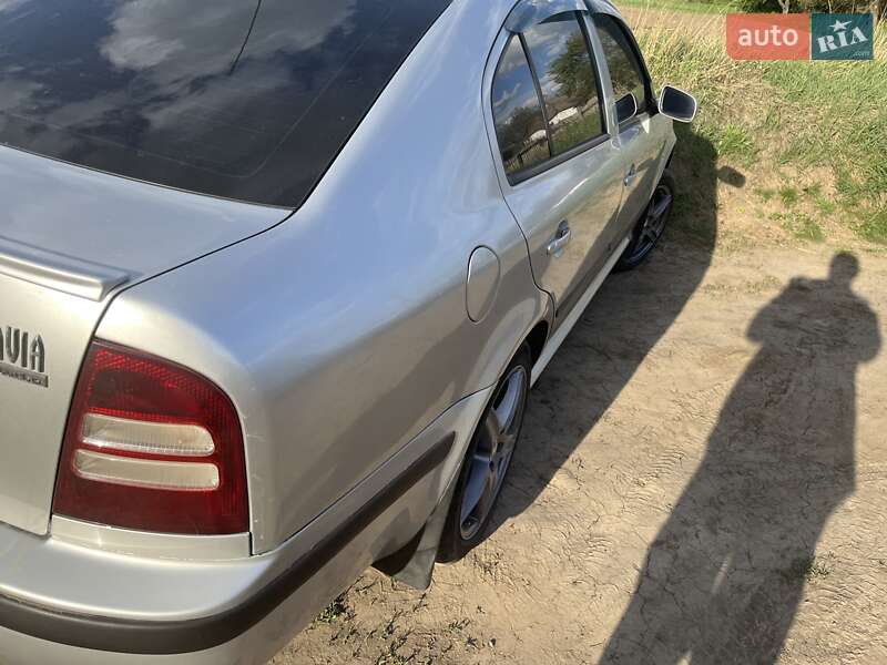 Лифтбек Skoda Octavia 2002 в Полтаве