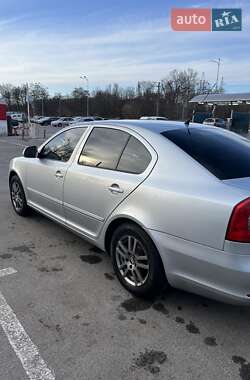 Лифтбек Skoda Octavia 2009 в 