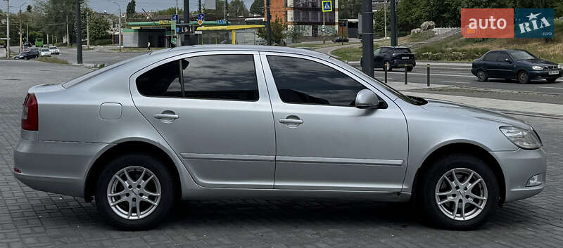 Лифтбек Skoda Octavia 2010 в Днепре
