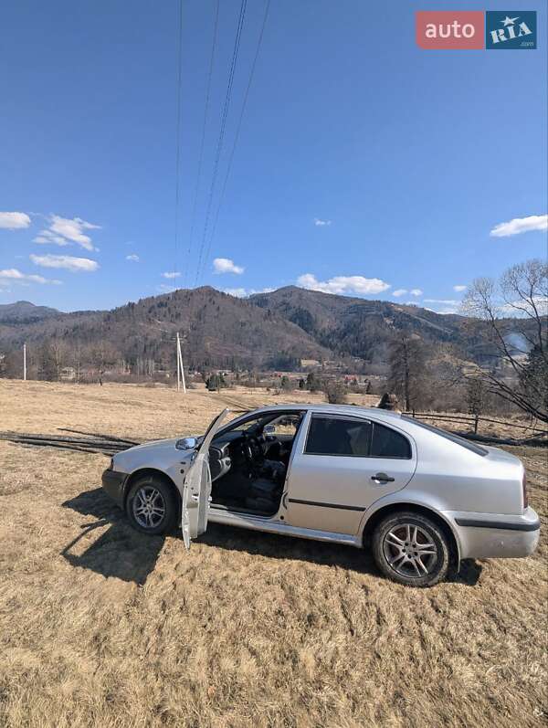 Лифтбек Skoda Octavia 2003 в Львове