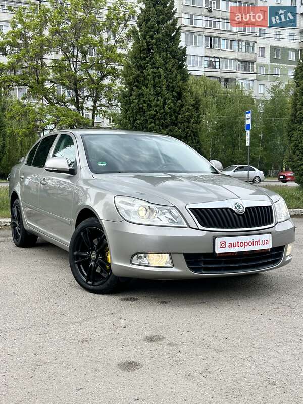 Лифтбек Skoda Octavia 2009 в 