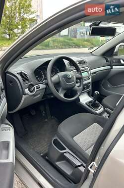 Лифтбек Skoda Octavia 2009 в 