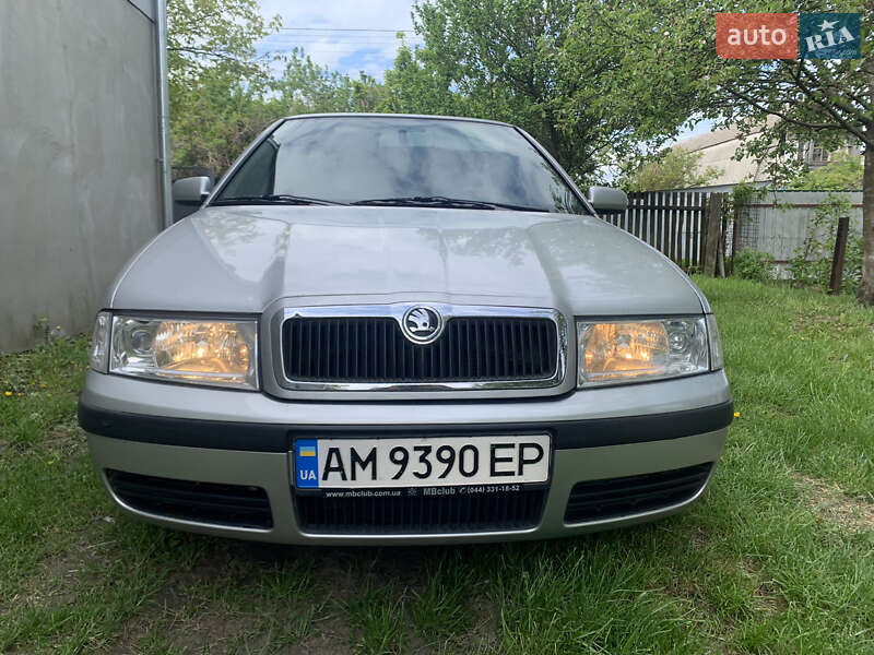 Лифтбек Skoda Octavia 2004 в 