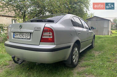 Лифтбек Skoda Octavia 2004 в 