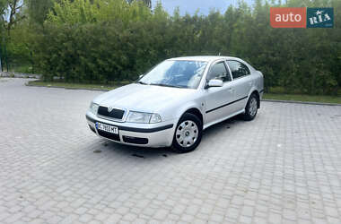 Лифтбек Skoda Octavia 2005 в 
