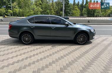 Лифтбек Skoda Octavia 2015 в 