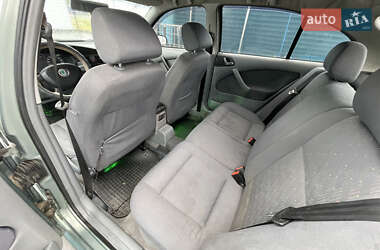 Лифтбек Skoda Octavia 2003 в 
