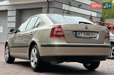 Лифтбек Skoda Octavia 2005 в 