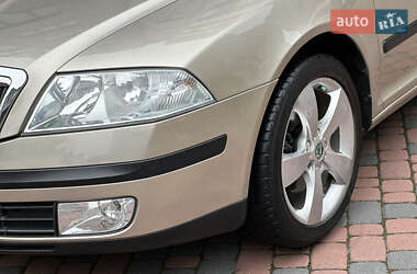 Лифтбек Skoda Octavia 2005 в 