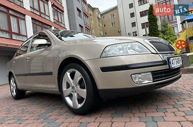 Лифтбек Skoda Octavia 2005 в 