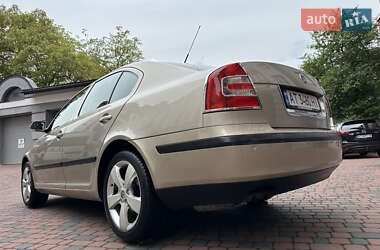 Лифтбек Skoda Octavia 2005 в 